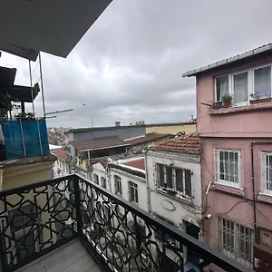 Taksim Larissa Стамбул